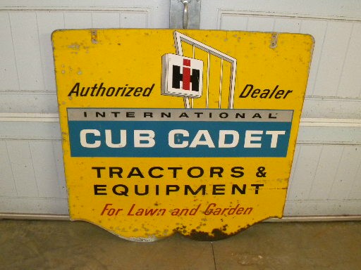 $OLD IH Cub Cadet DST SIgn