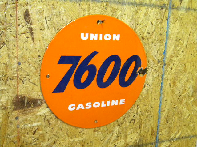 $OLD Union 7600 Pump Sign